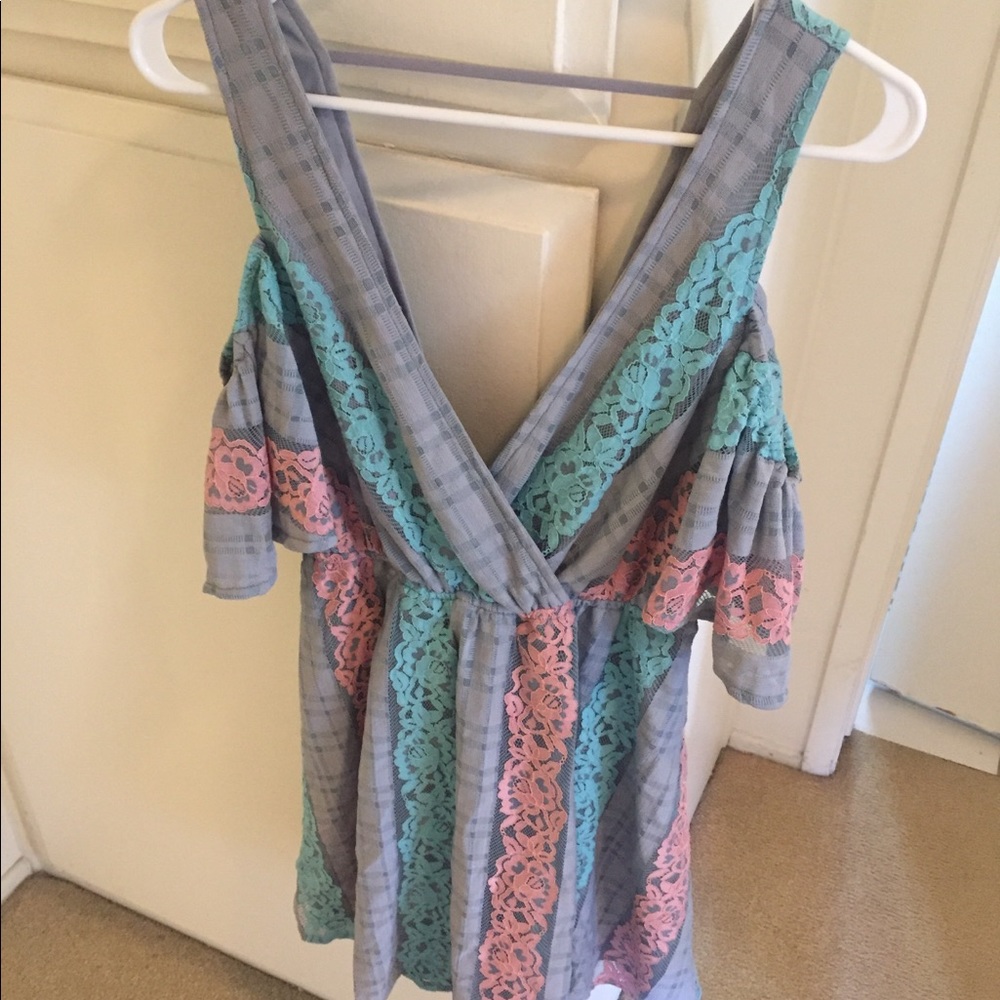 🚫 SOLD 🚫 Polagram cold shoulder dress